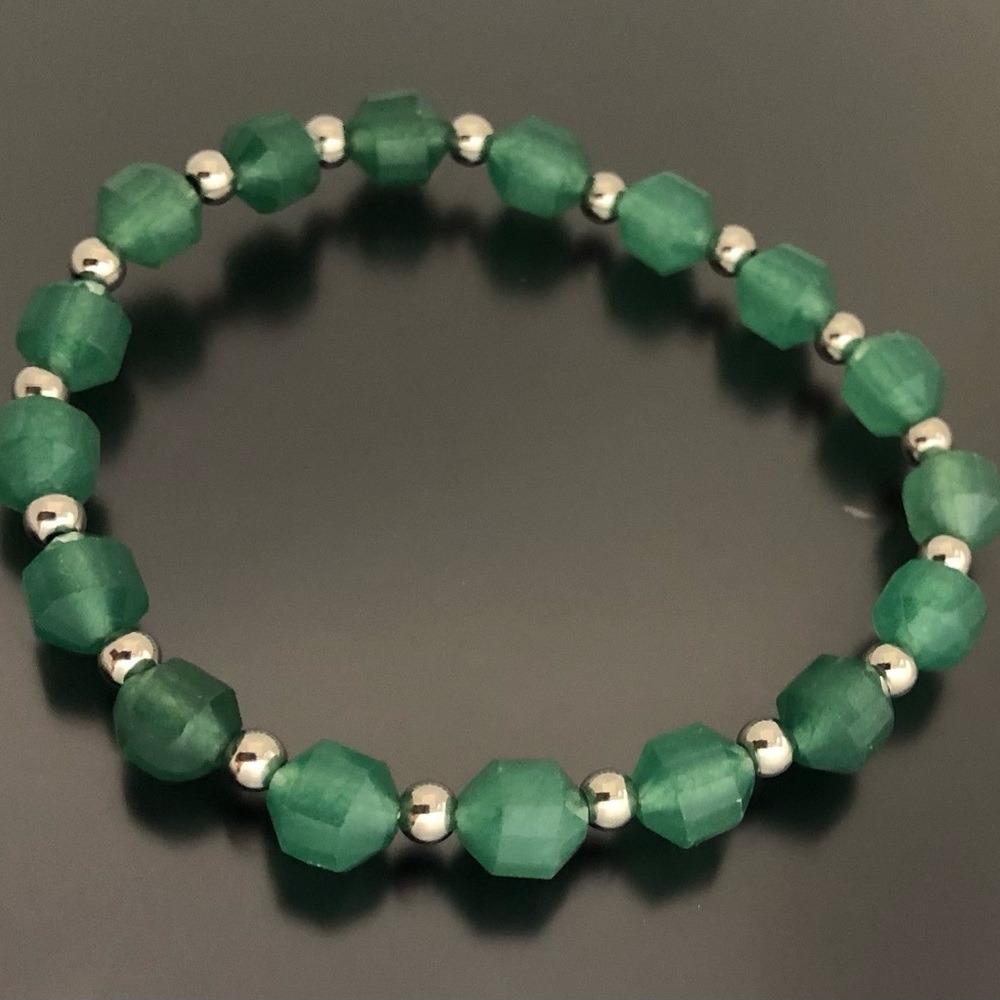 Natural Green Aventurine Bracelet Faceted Beads Barrel Shape Stretchable - Picture 3 of 3